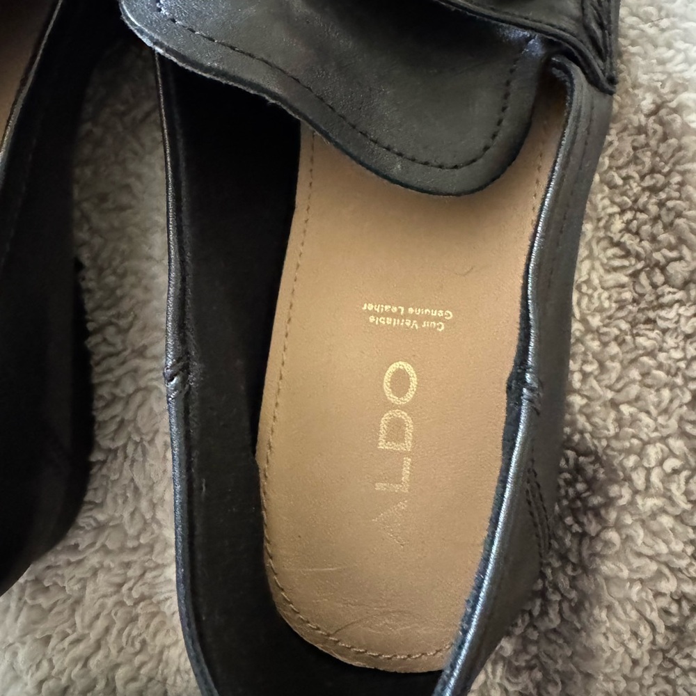 Aldo Black Leather Flats Sleek Design